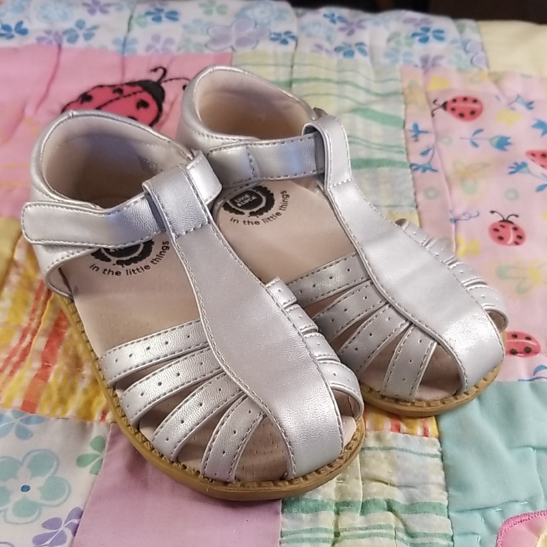 Livie And Luca Silver Metallic Shimmer Leather Sandals Size 9